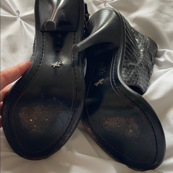 Kenneth Cole black snake open toed stiletto shoe - Picture 4 of 7